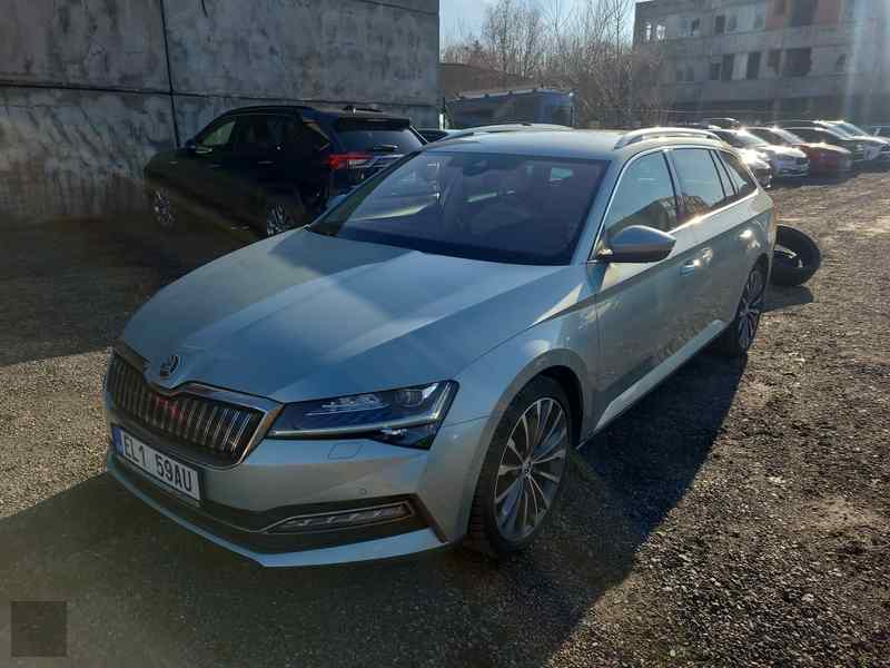 Slika vozila &Scaron;KODA Superb