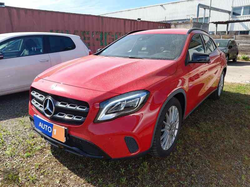 Slika vozila MERCEDES-BENZ GLA-Class