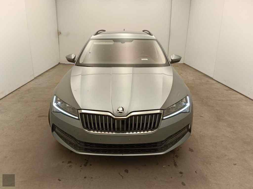 Slika vozila &Scaron;KODA Superb