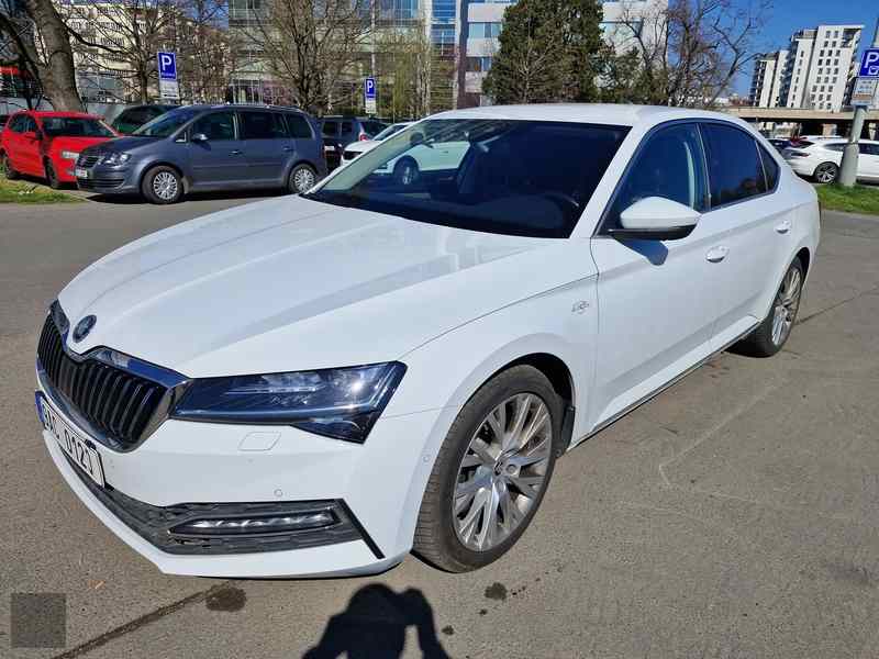 Slika vozila &Scaron;KODA Superb