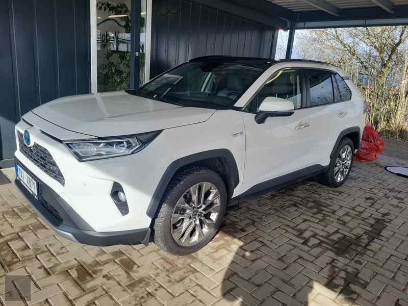 Slika vozila TOYOTA RAV4