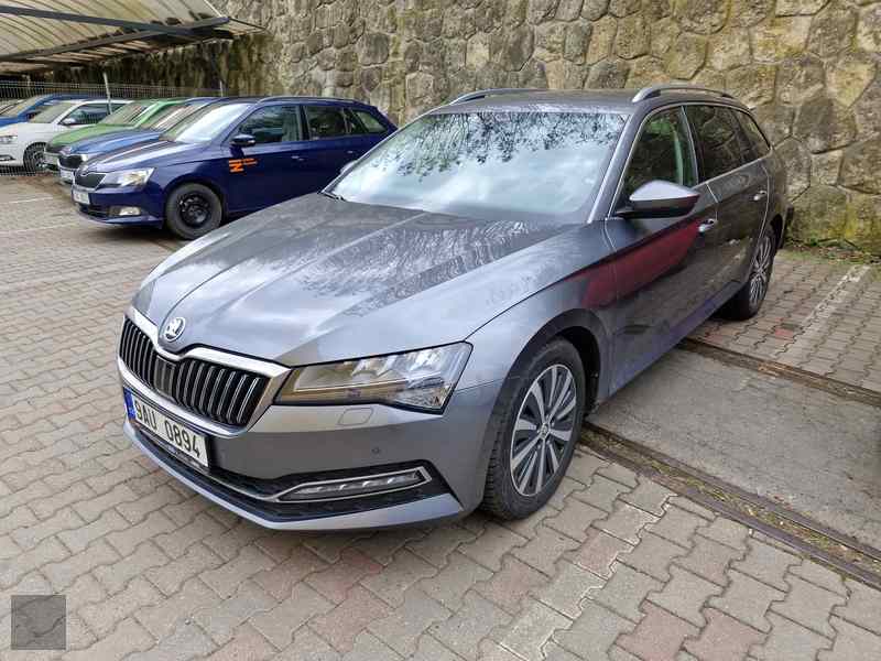 Slika vozila &Scaron;KODA Superb