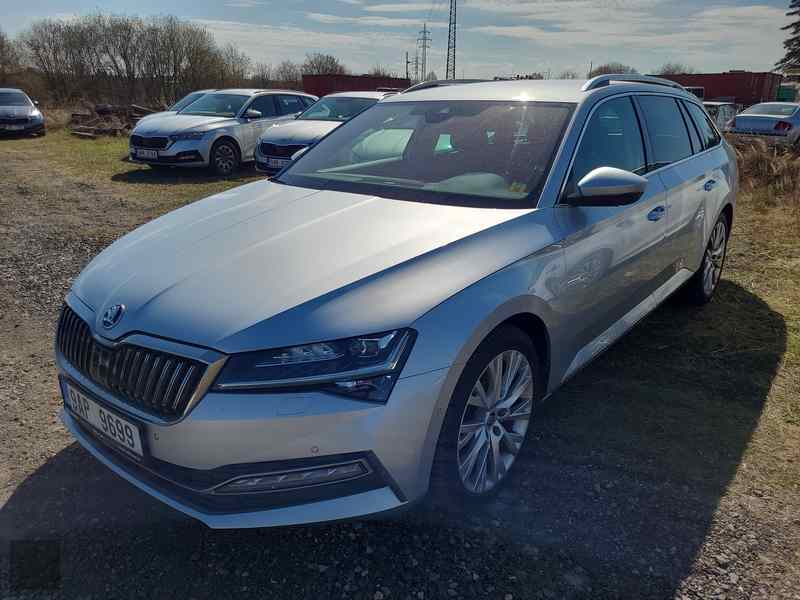 Slika vozila &Scaron;KODA Superb