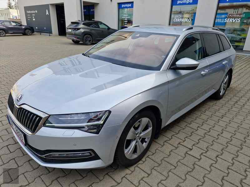 Slika vozila &Scaron;KODA Superb