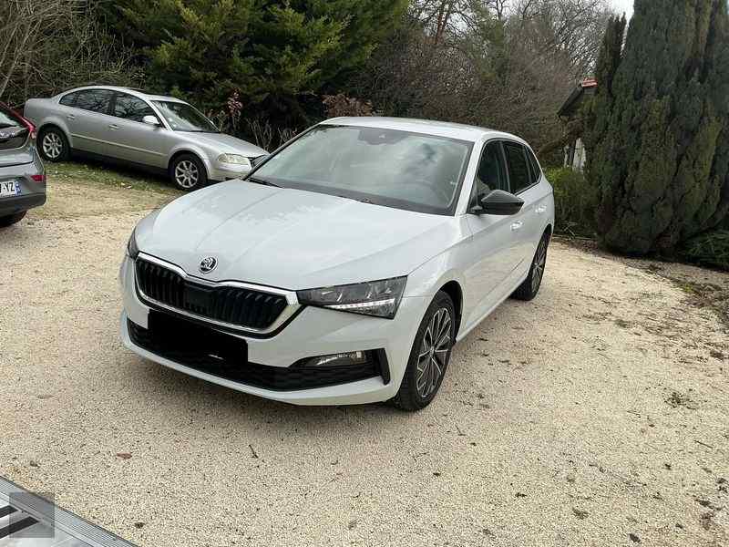 J&aacute;rmű k&eacute;p &Scaron;KODA SCALA