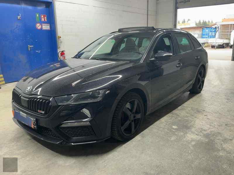 J&aacute;rmű k&eacute;p &Scaron;KODA Octavia