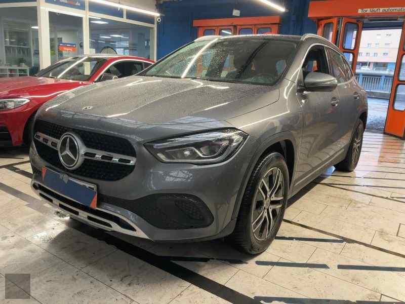 J&aacute;rmű k&eacute;p MERCEDES-BENZ GLA-Class
