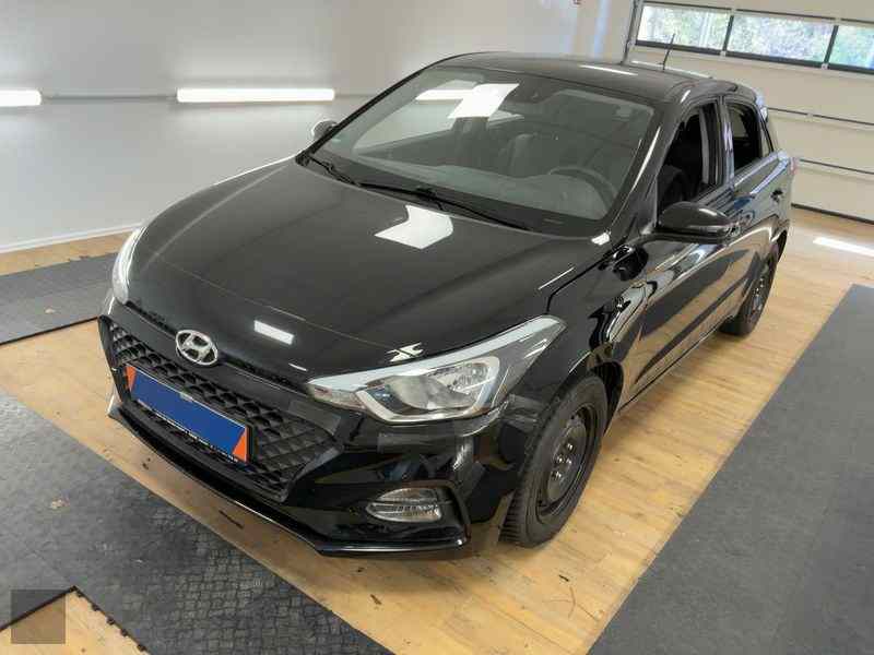 Slika vozila HYUNDAI i20