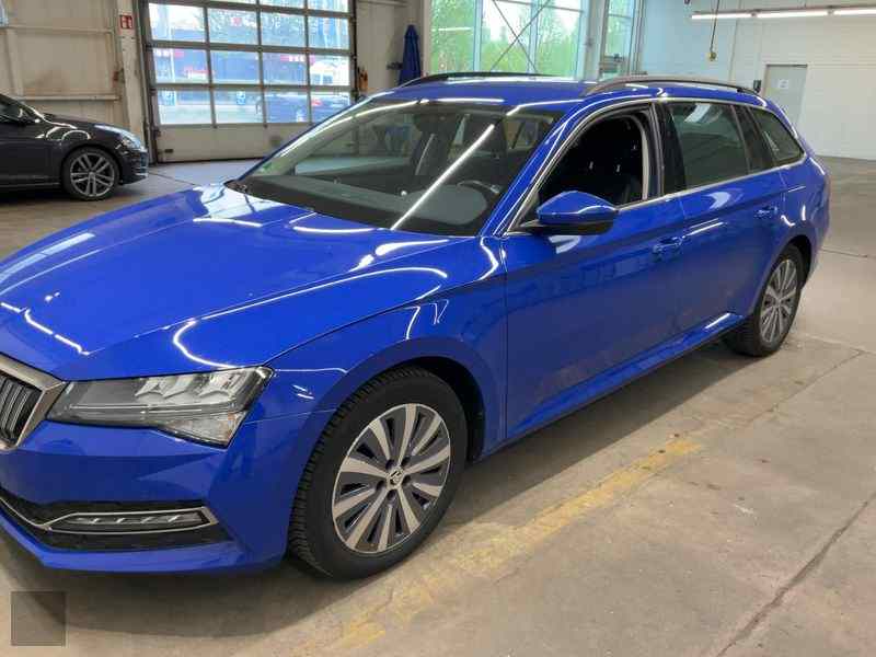 Slika vozila &Scaron;KODA Superb