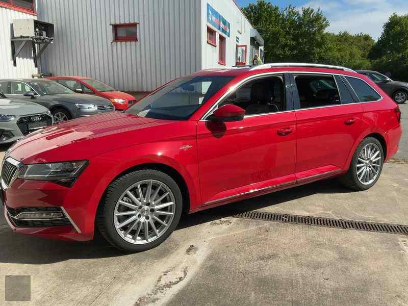 Slika vozila &Scaron;KODA Superb