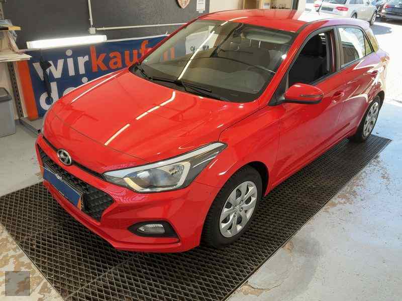 Slika vozila HYUNDAI i20