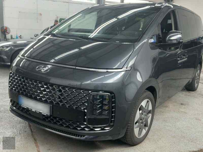 Slika vozila HYUNDAI Staria