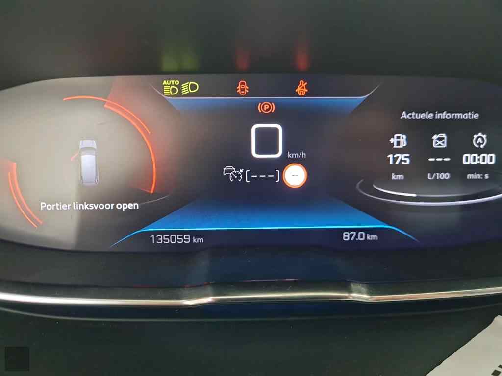 Slika vozila PEUGEOT 5008