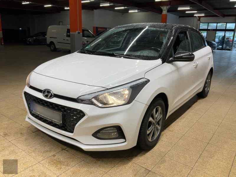 Car image HYUNDAI i20