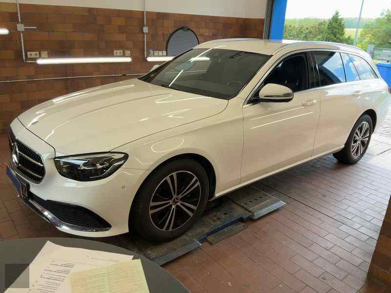 Slika vozila MERCEDES-BENZ E-Class