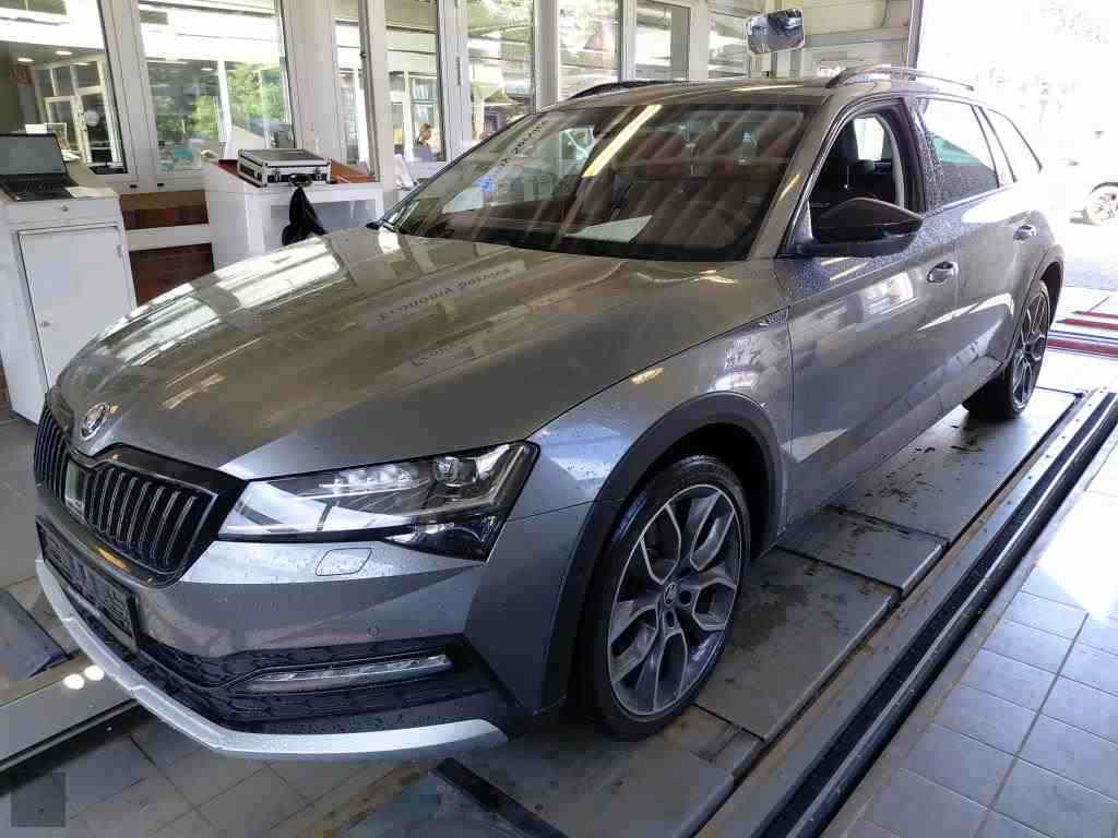 Slika vozila &Scaron;KODA Superb