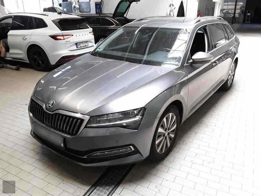 Slika vozila &Scaron;KODA Superb