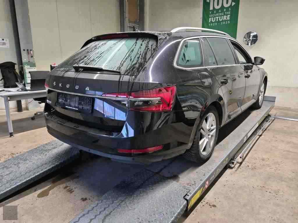 Slika vozila &Scaron;KODA Superb
