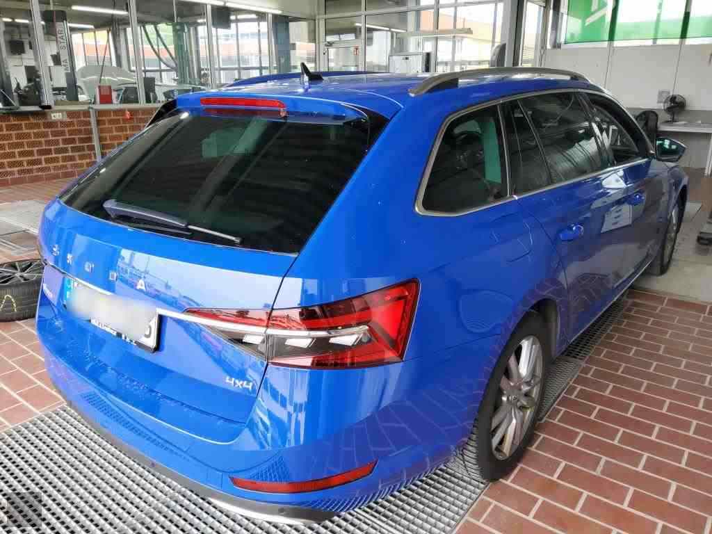 Slika vozila &Scaron;KODA Superb