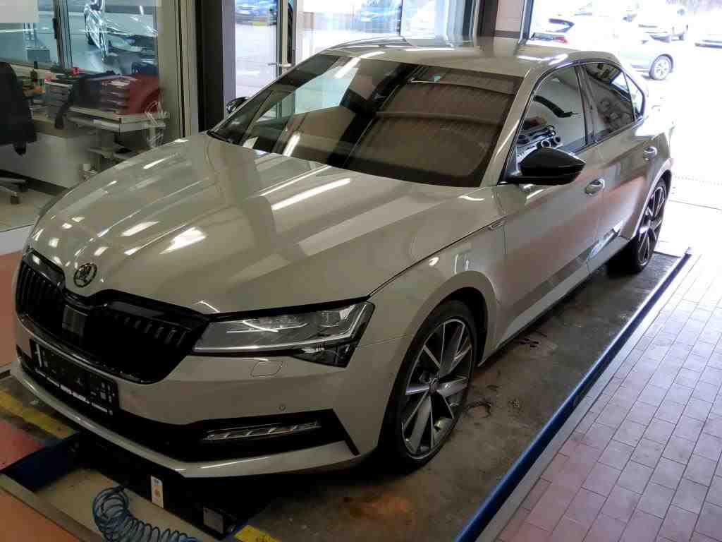 Slika vozila &Scaron;KODA Superb