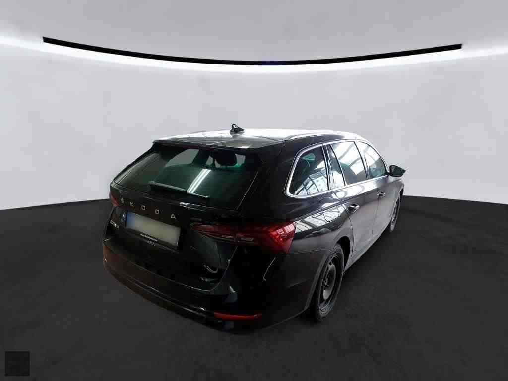 J&aacute;rmű k&eacute;p &Scaron;KODA Octavia