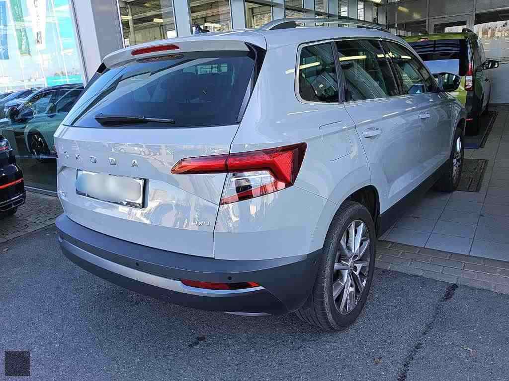 J&aacute;rmű k&eacute;p &Scaron;KODA KAROQ