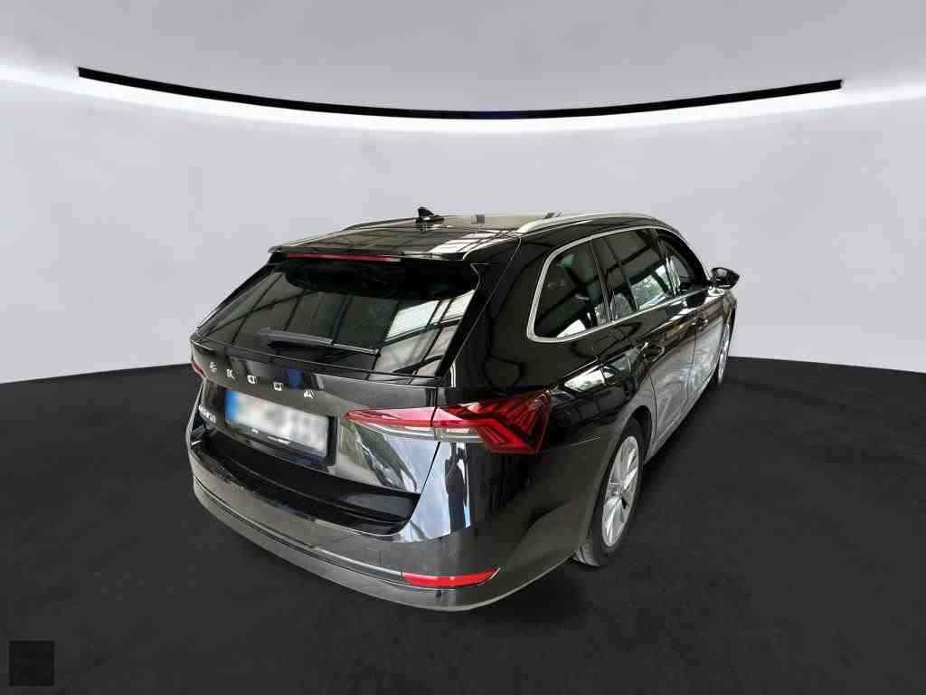 J&aacute;rmű k&eacute;p &Scaron;KODA Octavia