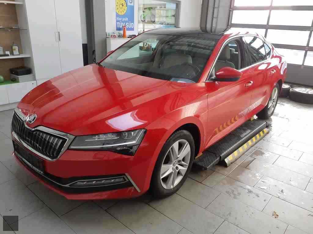 Slika vozila &Scaron;KODA Superb