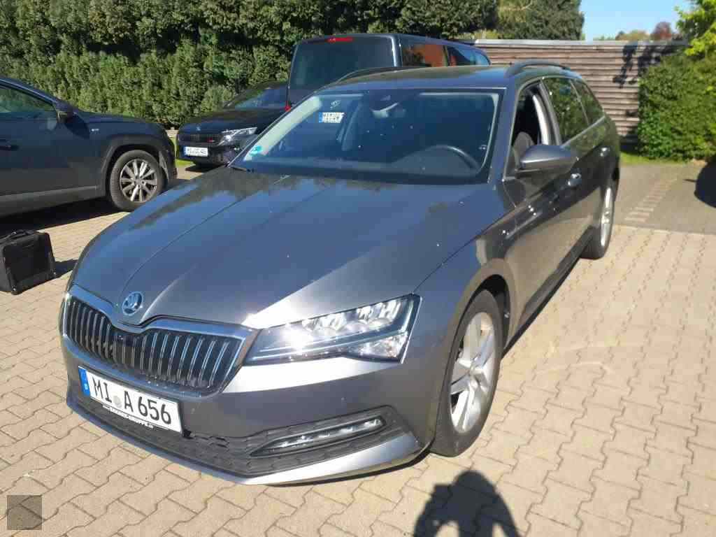 Slika vozila &Scaron;KODA Superb