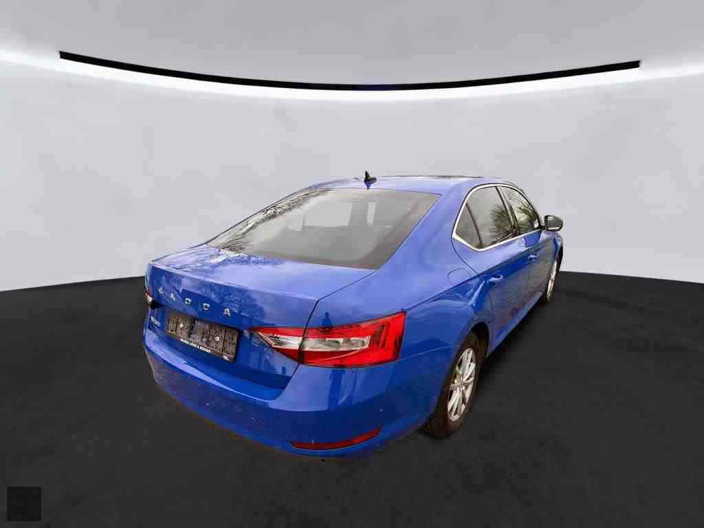 Slika vozila &Scaron;KODA Superb