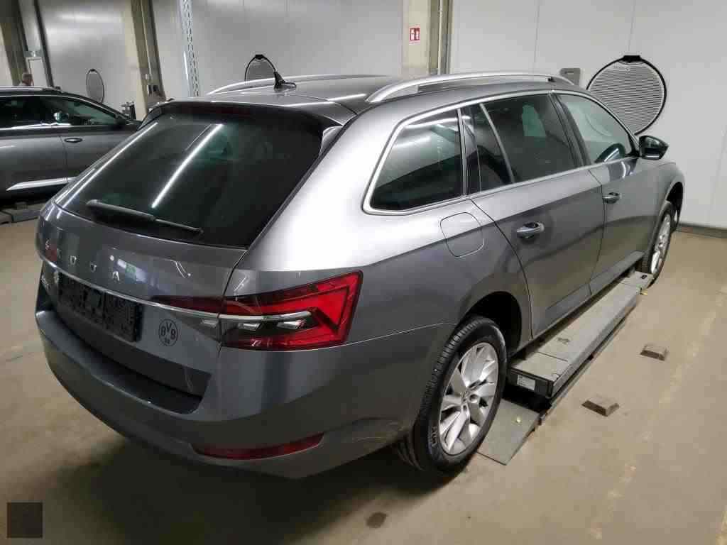 Slika vozila &Scaron;KODA Superb
