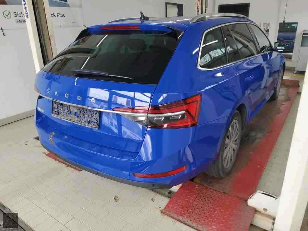 Slika vozila &Scaron;KODA Superb