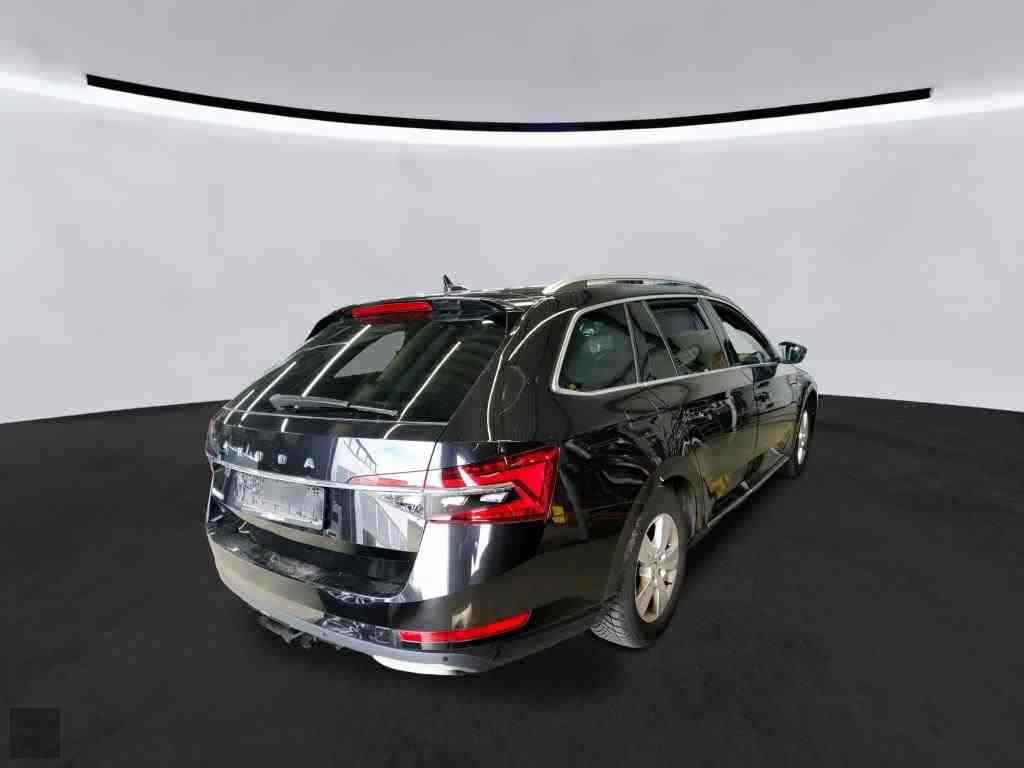 Slika vozila &Scaron;KODA Superb