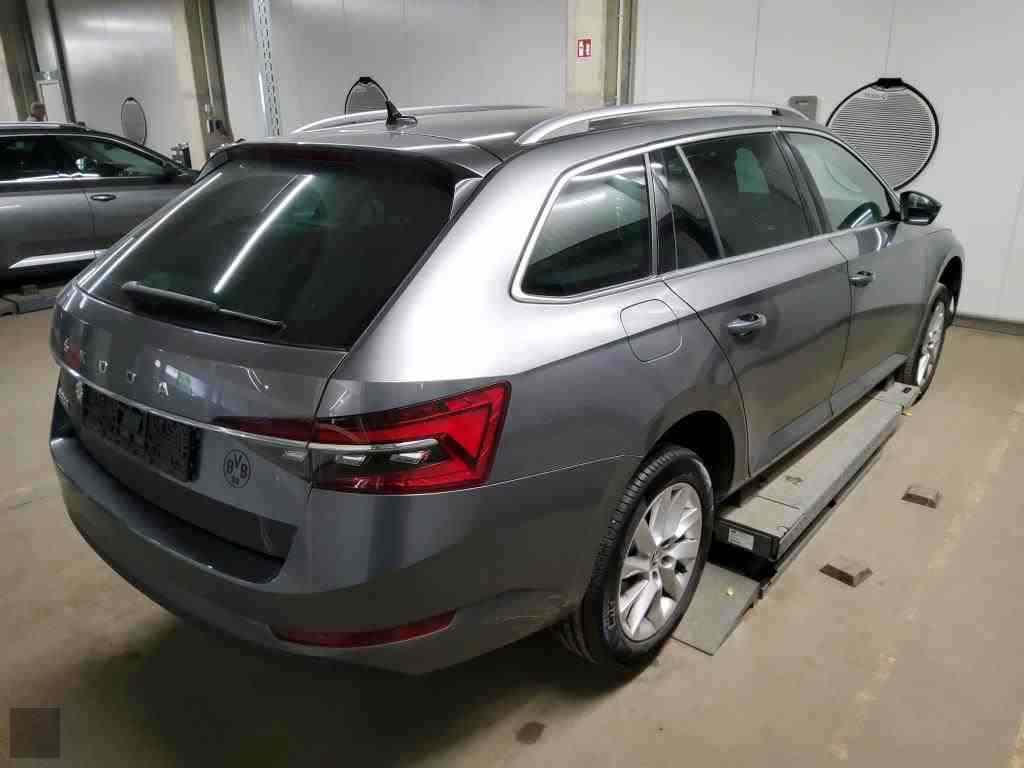 Slika vozila &Scaron;KODA Superb