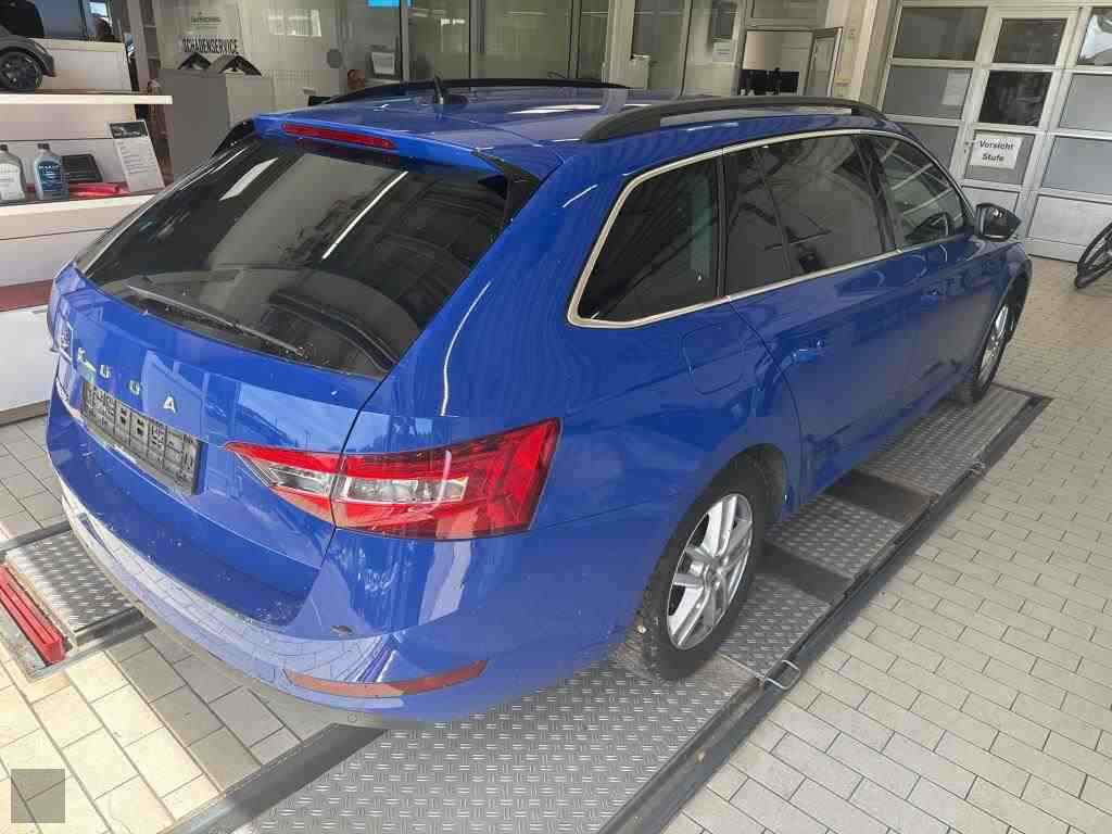 Slika vozila &Scaron;KODA Superb