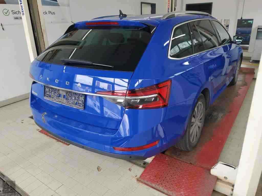 Slika vozila &Scaron;KODA Superb