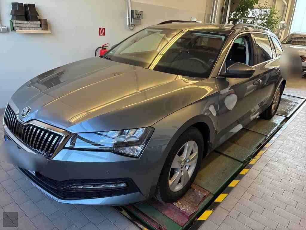Slika vozila &Scaron;KODA Superb