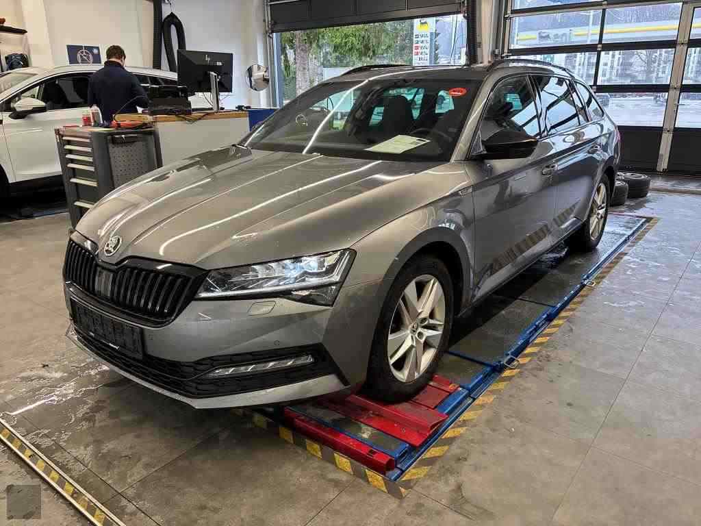 Slika vozila &Scaron;KODA Superb