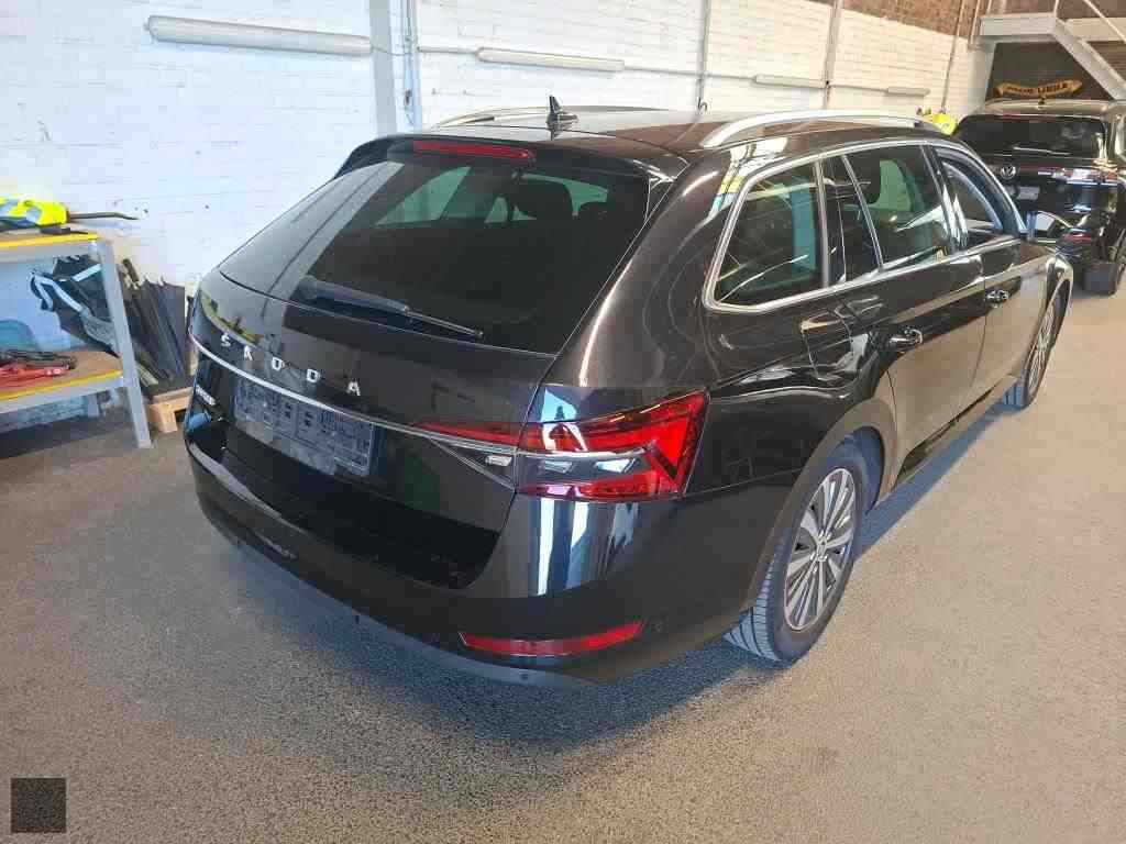 Slika vozila &Scaron;KODA Superb