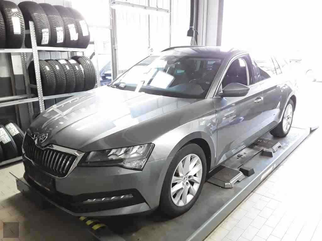 Slika vozila &Scaron;KODA Superb