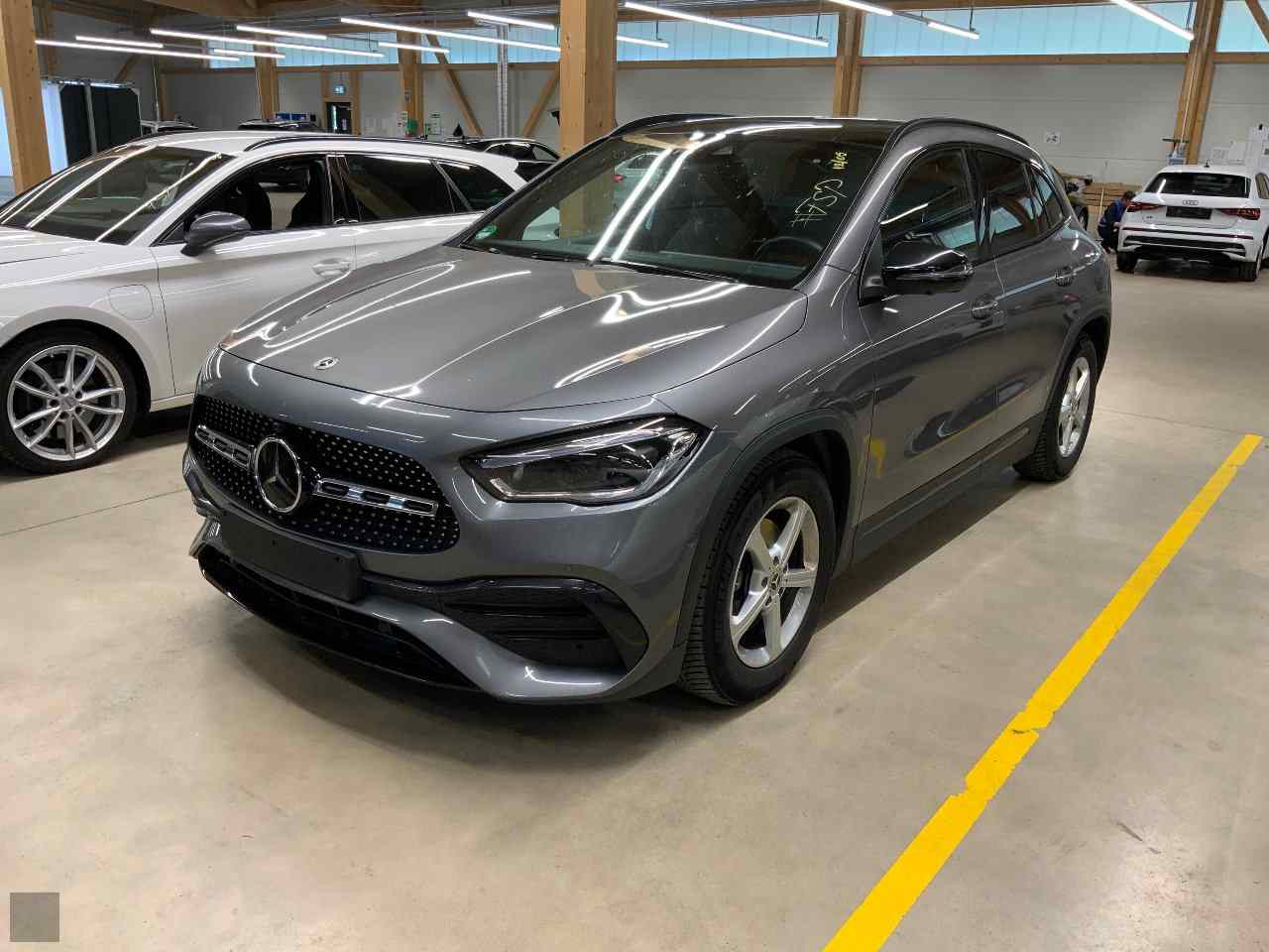 Slika vozila MERCEDES-BENZ GLA-Class
