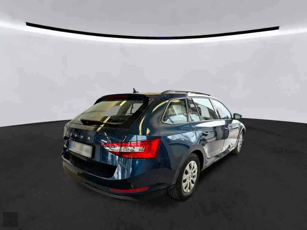 Slika vozila &Scaron;KODA Superb