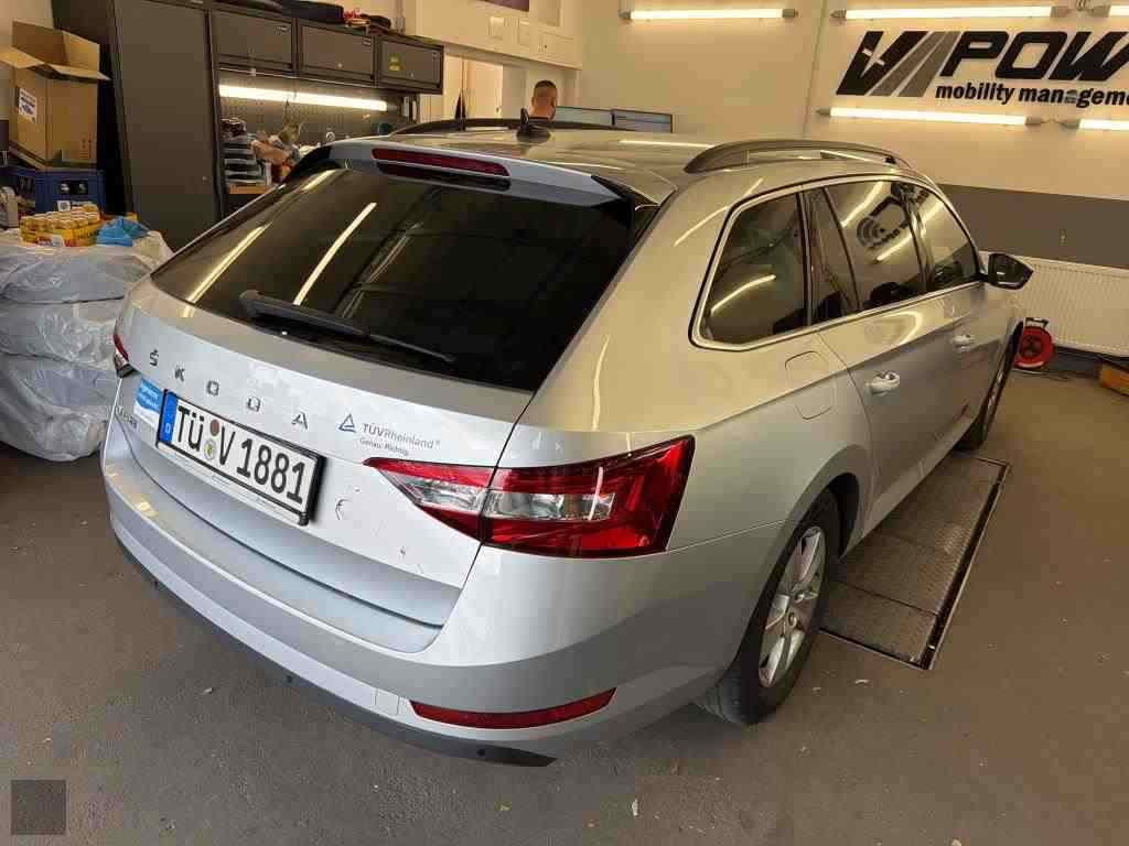 Slika vozila &Scaron;KODA Superb