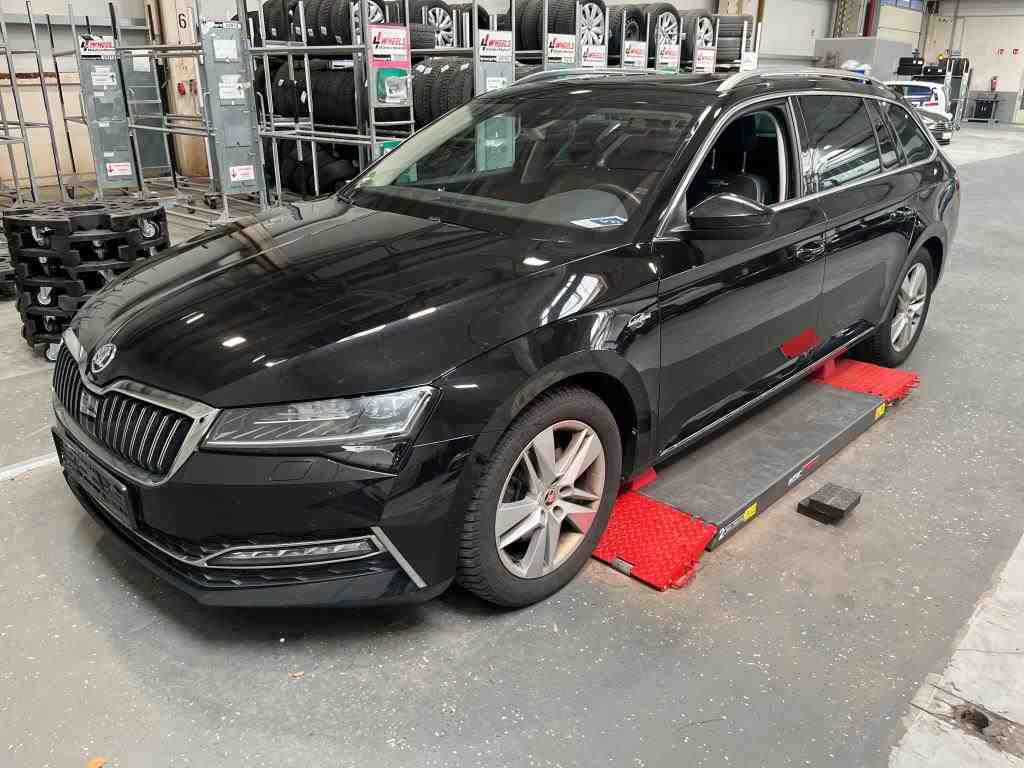 Slika vozila &Scaron;KODA Superb