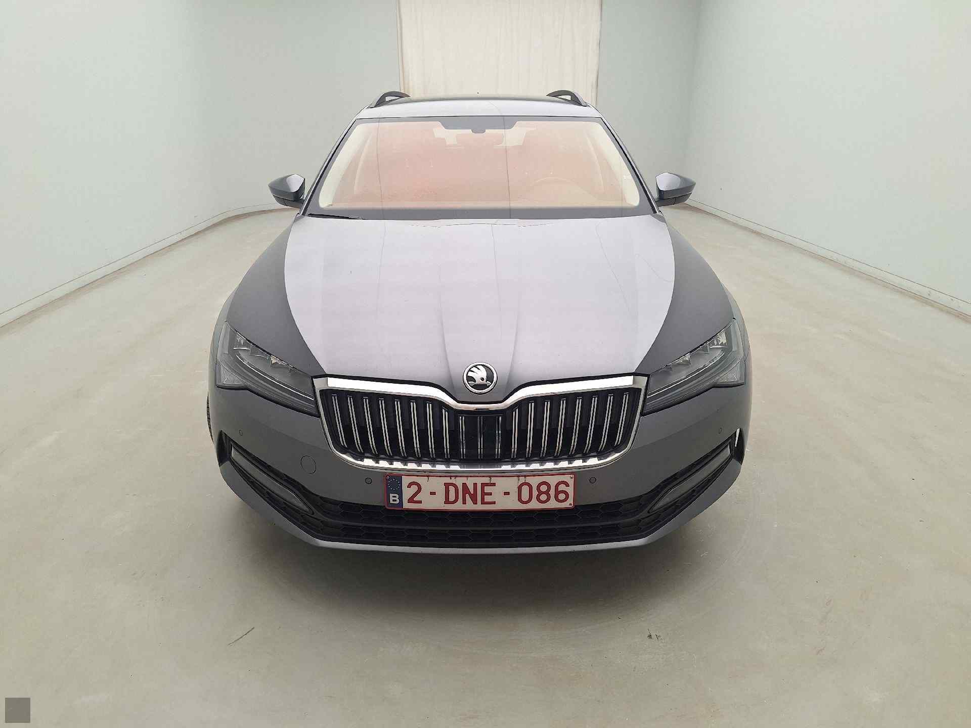 Slika vozila &Scaron;KODA Superb