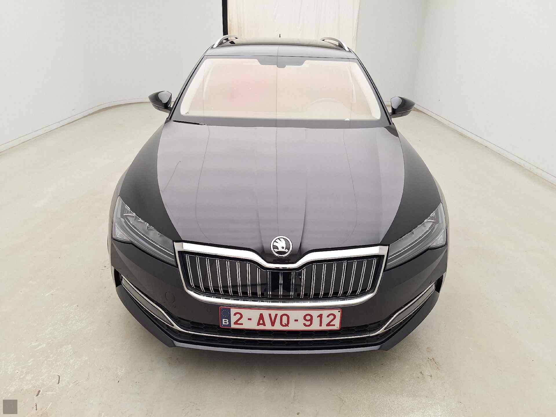 Slika vozila &Scaron;KODA Superb