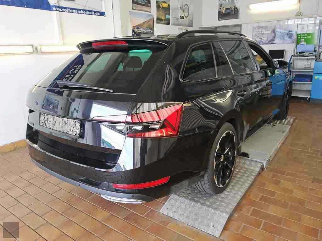 Slika vozila &Scaron;KODA Superb