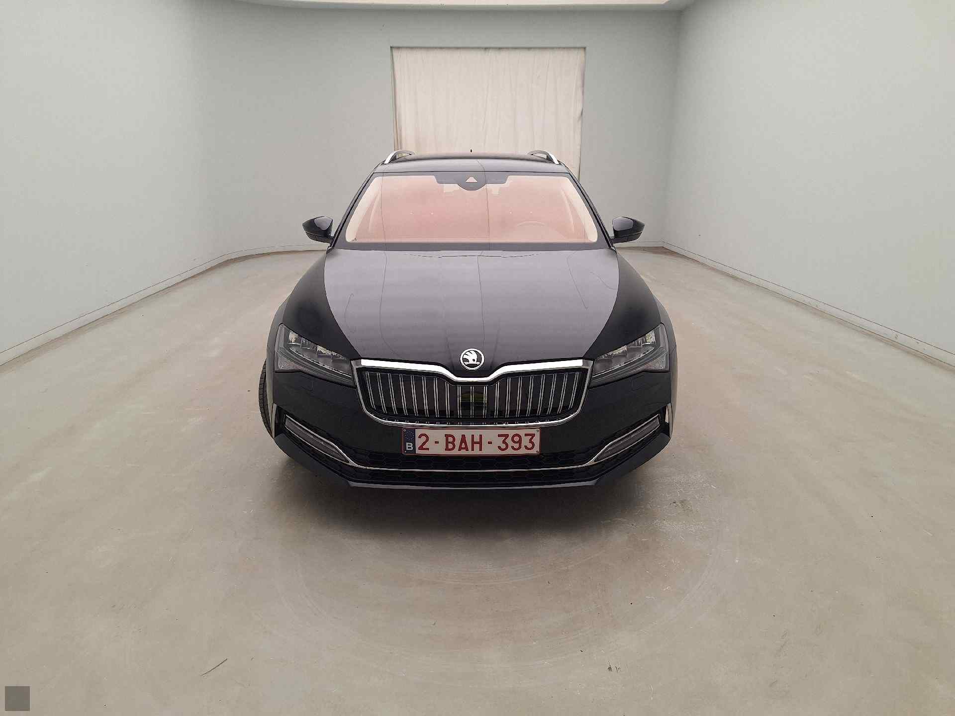 Slika vozila &Scaron;KODA Superb