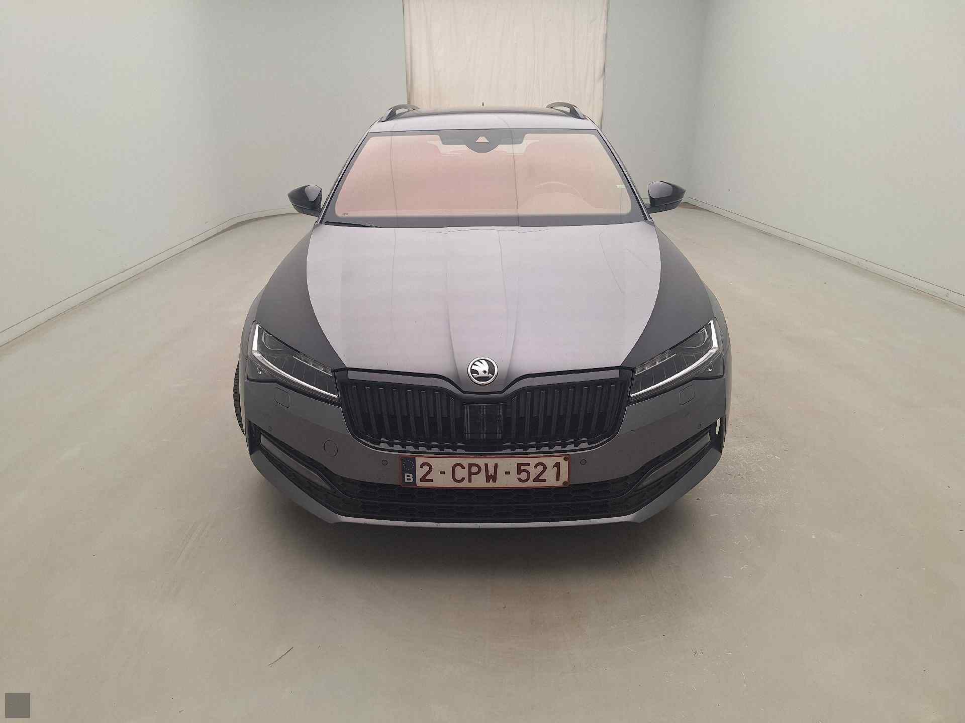 Slika vozila &Scaron;KODA Superb