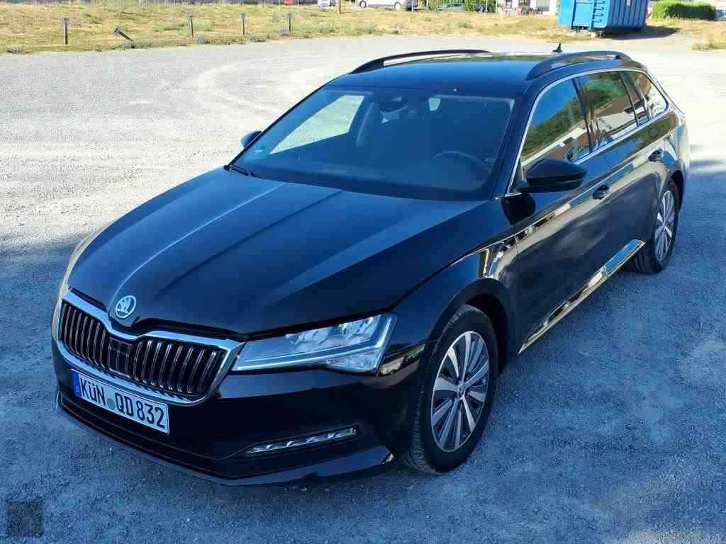 Slika vozila &Scaron;KODA Superb